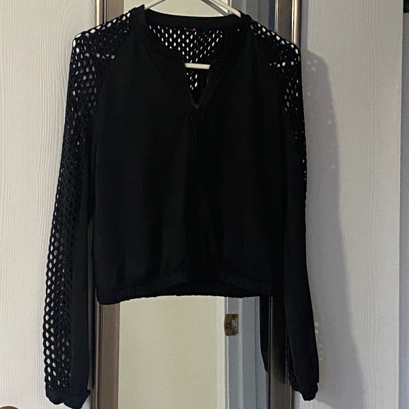 La Senza Black ActivewearJacket with mesh sleeves/back - Picture 1 of 4
